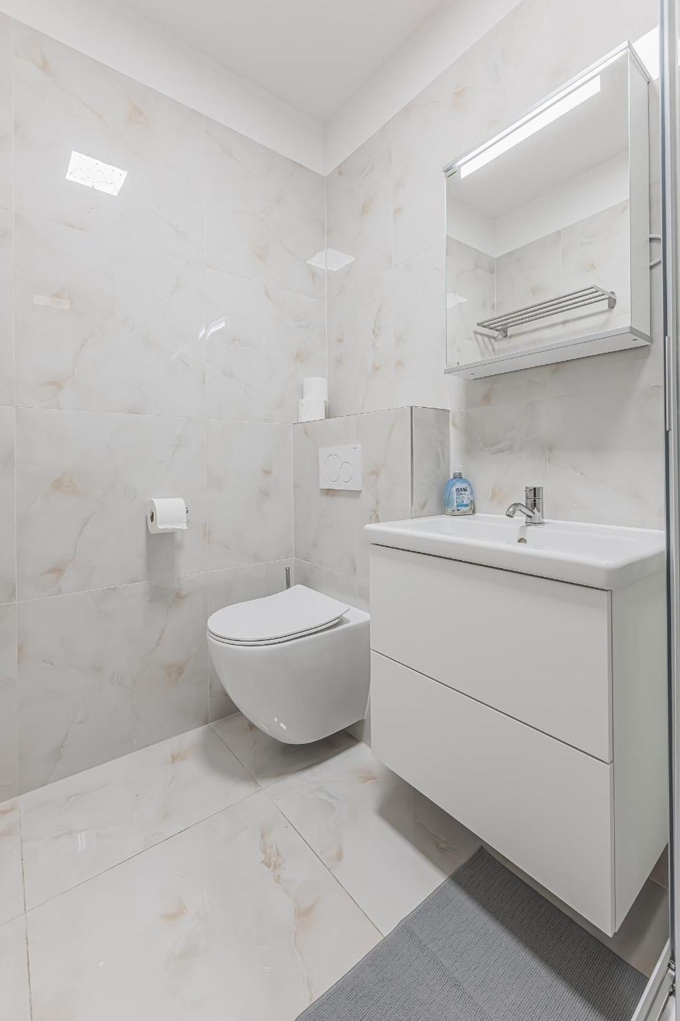 Appartamento Flat Near Castle Stylish & Prime Location 3 Praga