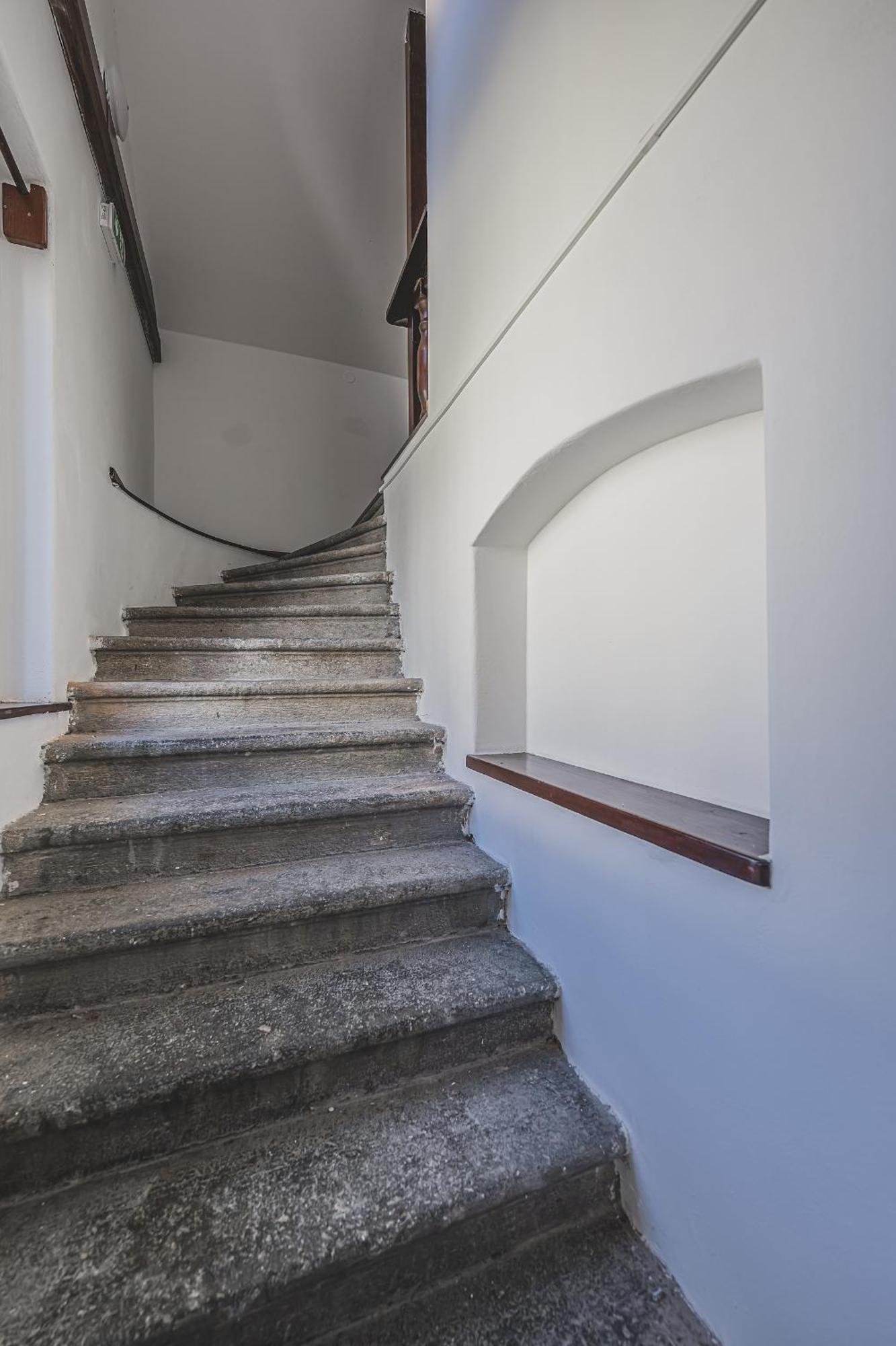 Apartamento Flat Near Castle Stylish & Prime Location 3